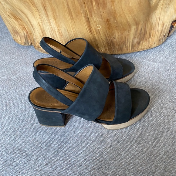 COCLICO heeled platform sandals size 36.5. - Picture 2 of 3